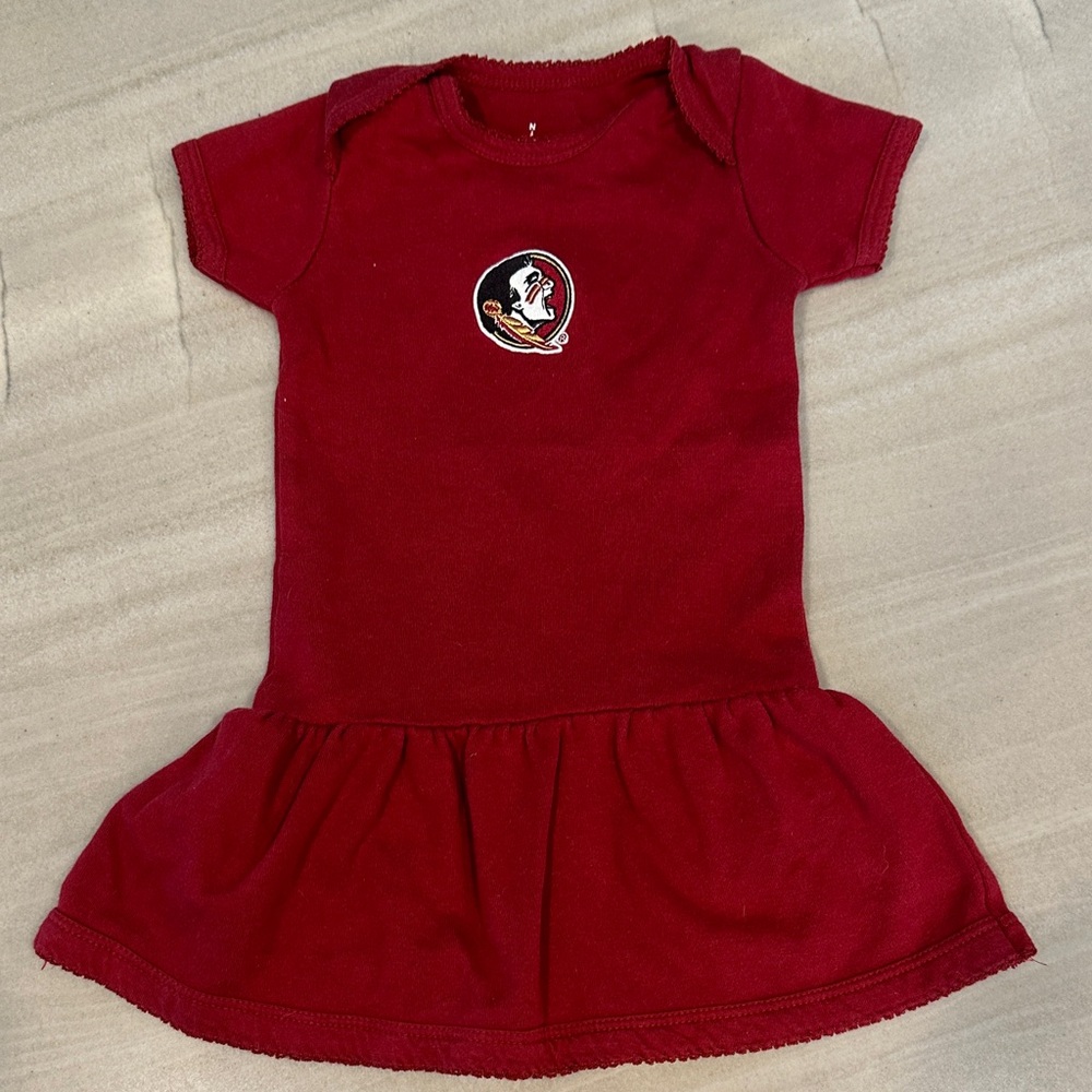 Florida State Seminoles 3-6 month. Used once. Very good condition. Snap bottom.